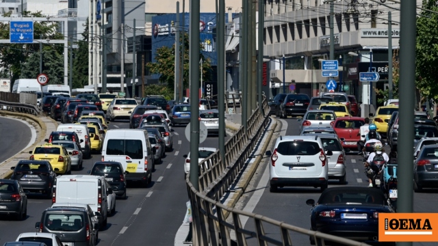 Τροχαίο επί της λεωφόρου Κηφισίας, ταξί συγκρούστηκε με δίκυκλο