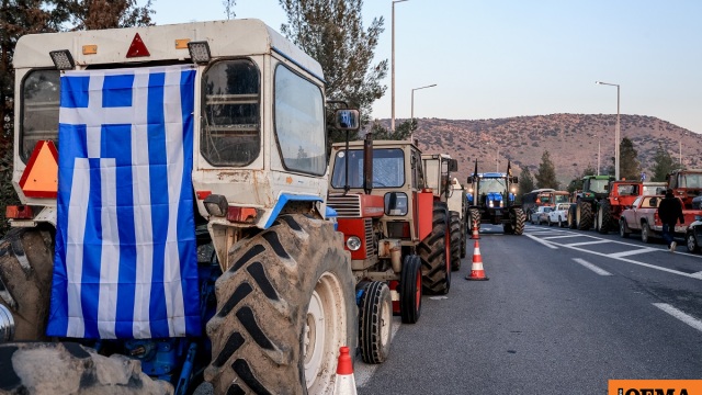 Αγρότες απέκλεισαν για μια ώρα την Εθνική οδό Κοζάνης- Φλώρινας