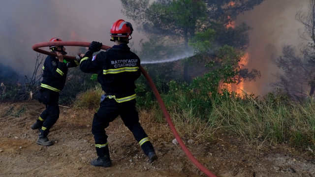 Φωτιά σε ρεματιά στον Βαρνάβα