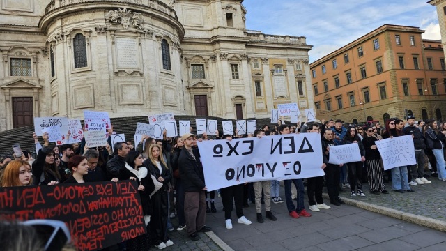 Συγκέντρωση στη Ρώμη για τα δύο χρόνια από την τραγωδία των Τεμπών